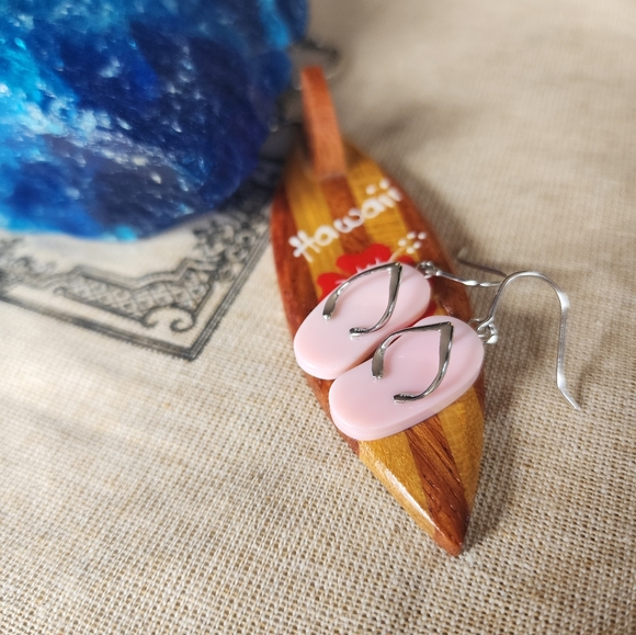 Pink Conch & Sterling Silver Sandal Earrings - Picture 2 of 6